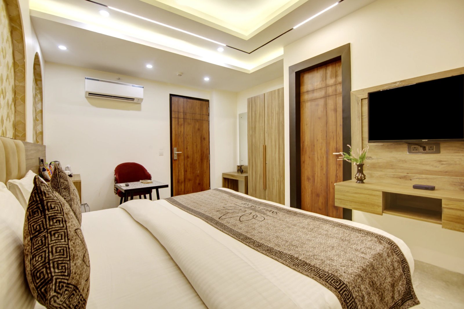 Superior Room at Hotel Armani Suites