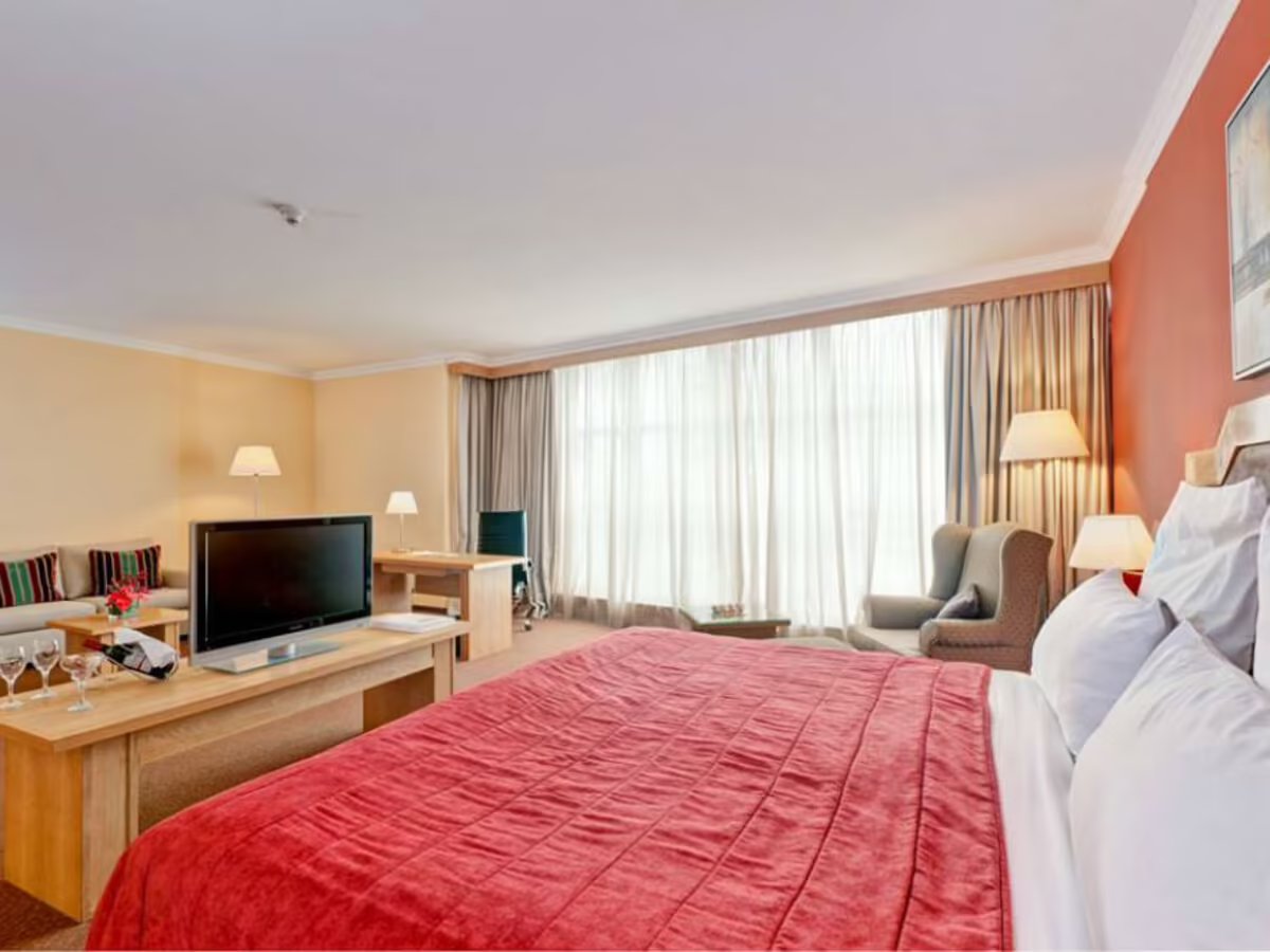 Executive Suite at Camlux Hotel