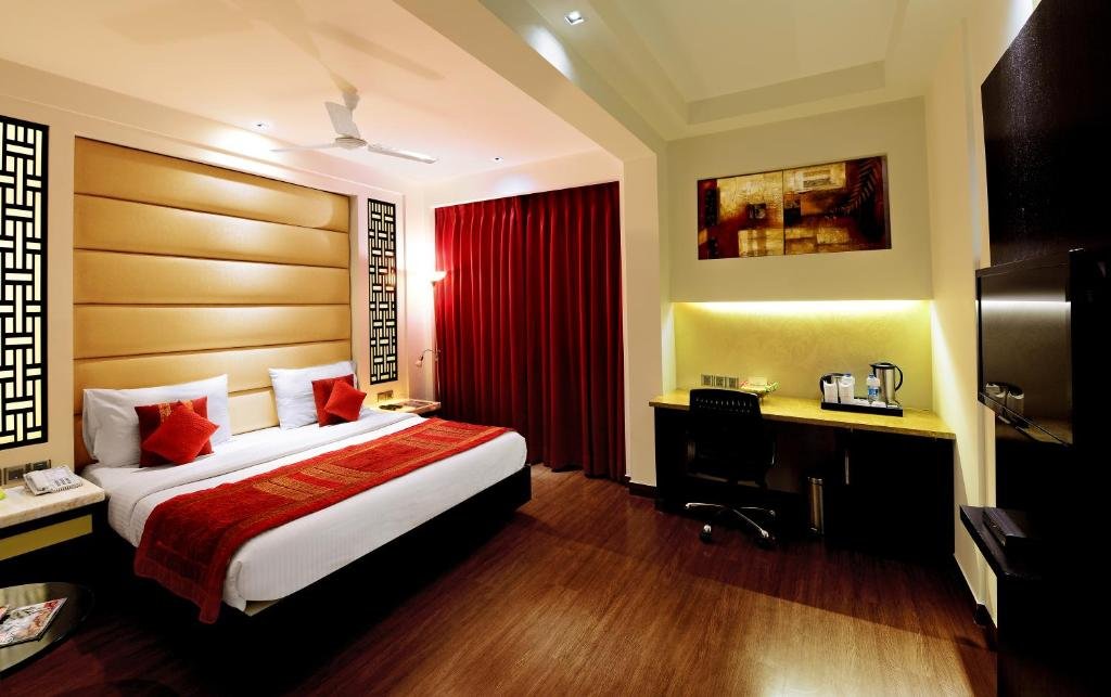 Deluxe Room at Hotel City Star