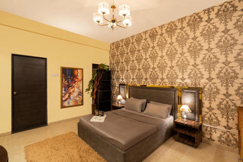 Suite at Courtyard Villa Hotel