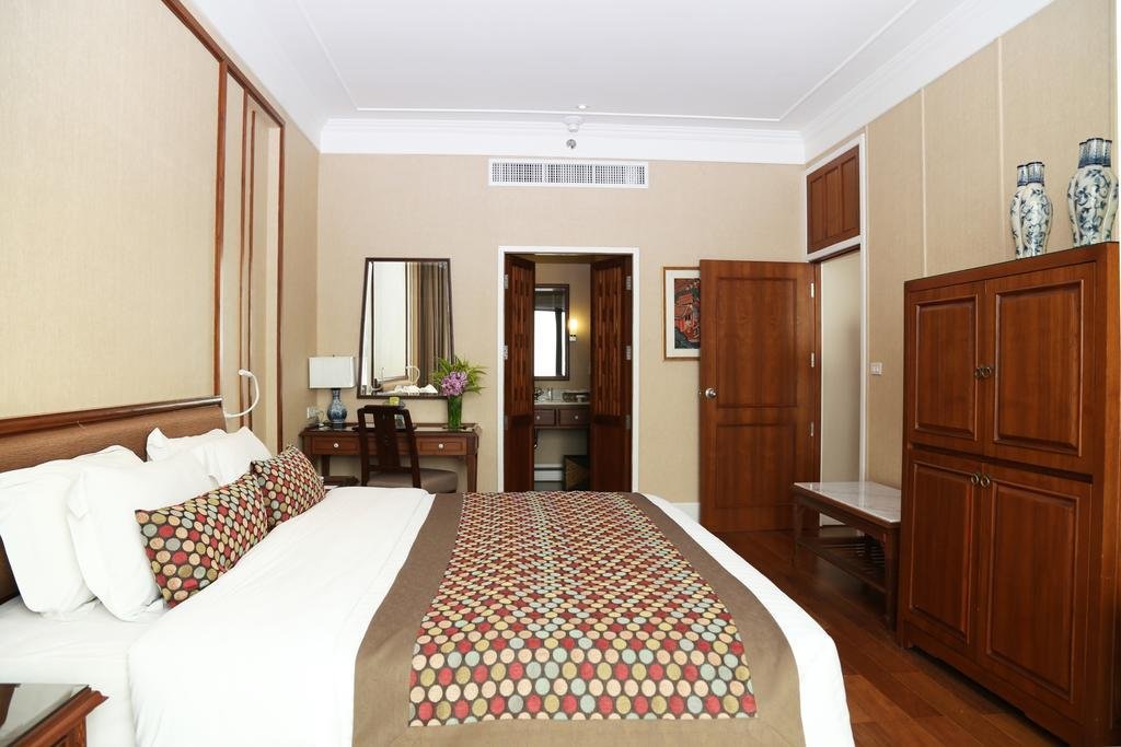 Executive Suite at The Empress Hotel