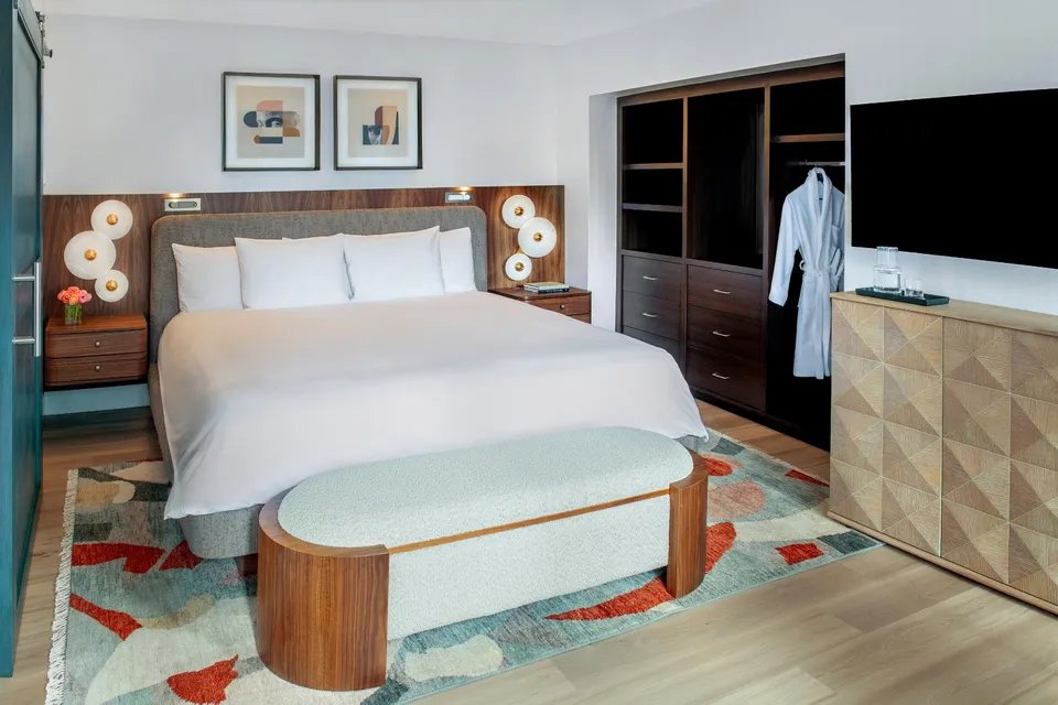 Executive Suite at The Fifty Sonesta Hotel