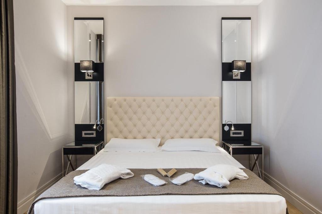 Guest Room at Floris Hotel