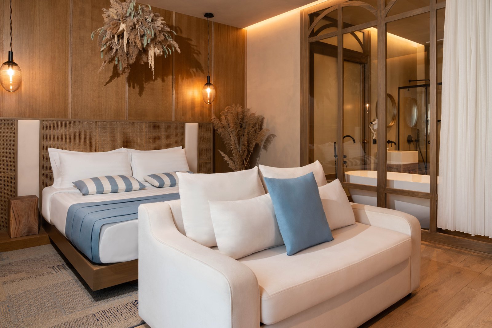 Suite at Flower Garden Hotel