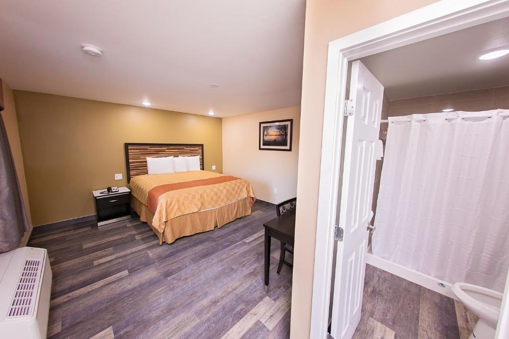 Family Room at Garey Motel