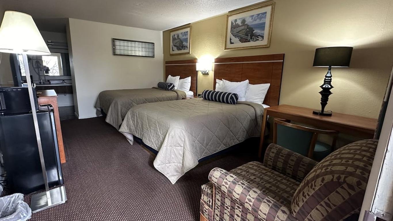Suite at Garnett Hotel & RV Park