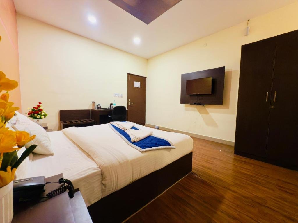 Executive Suite at Hotel New Blue Rocks Sarjapur