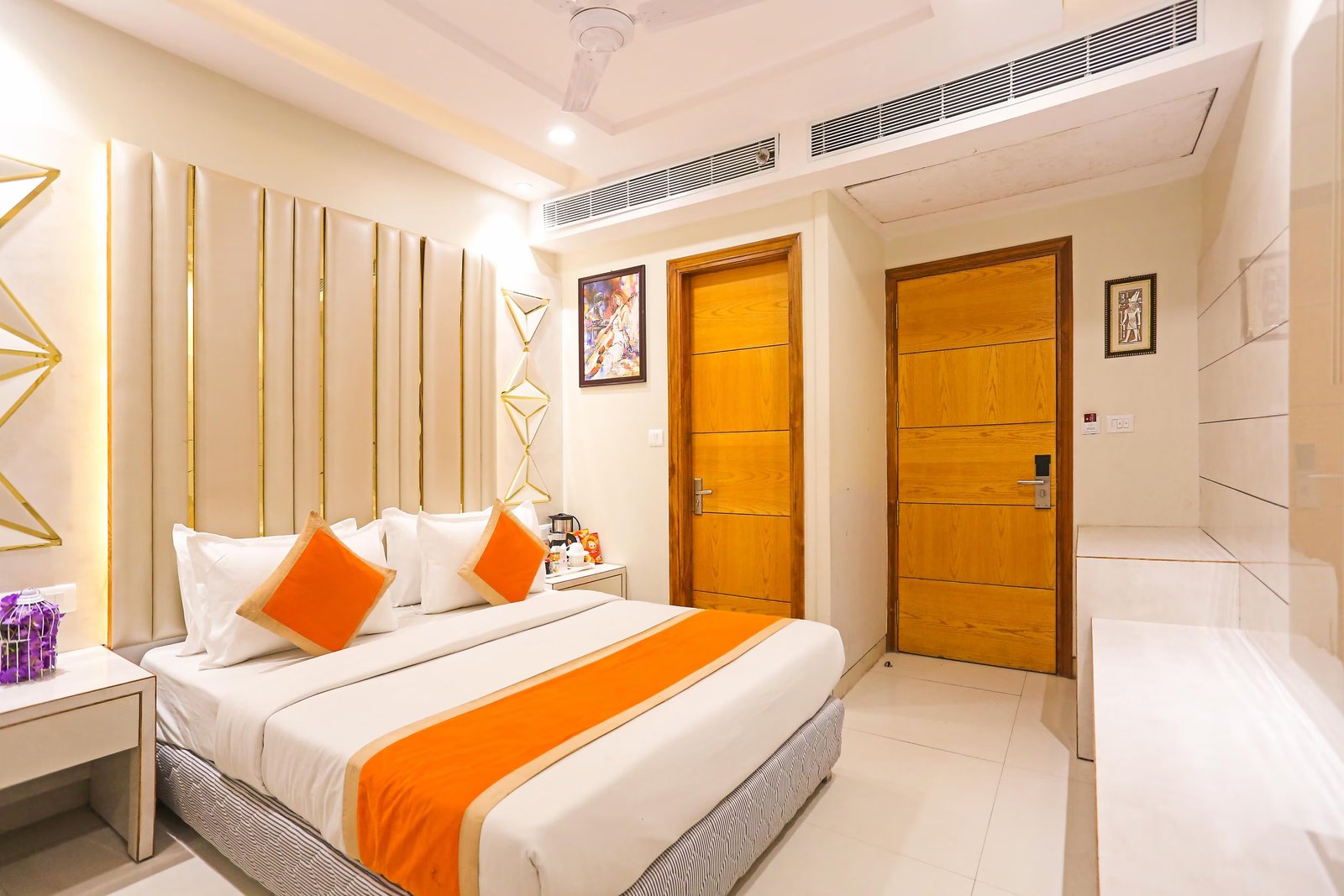 Deluxe Room at Hotel Worth Newly Built