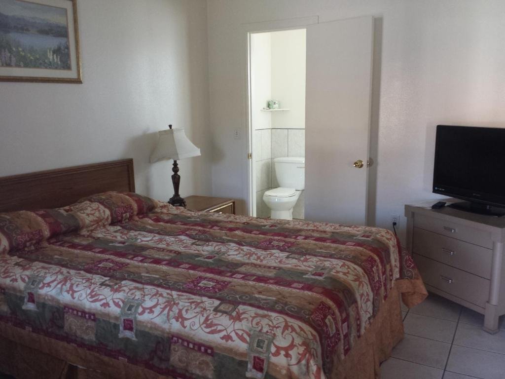 Lobby at New Kansan Motel