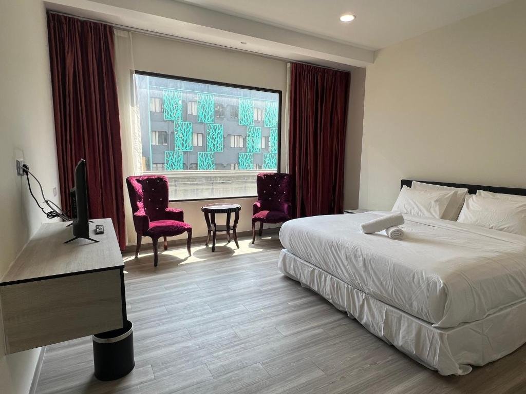 Standard Room at The Kingston Hotel