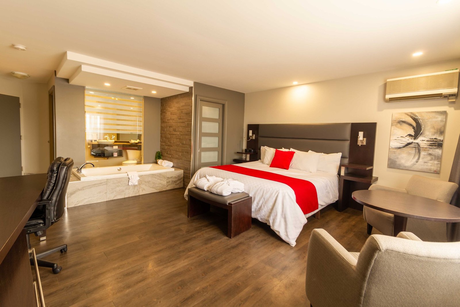 Standard Room at Hotel Le Voyageur