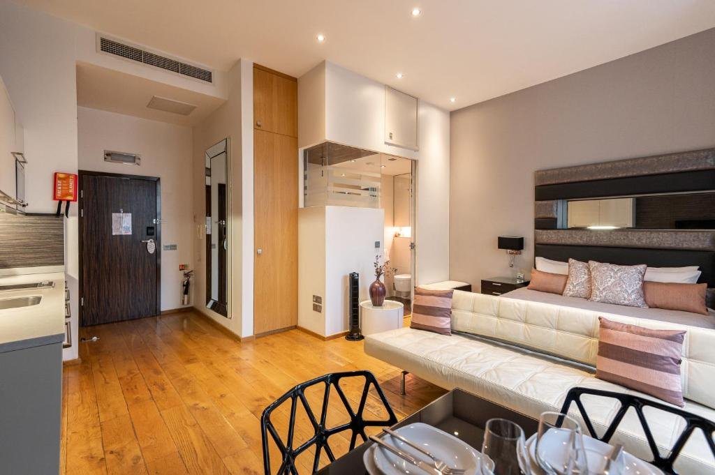 Deluxe Suite at Appart-Hotel L'Uni