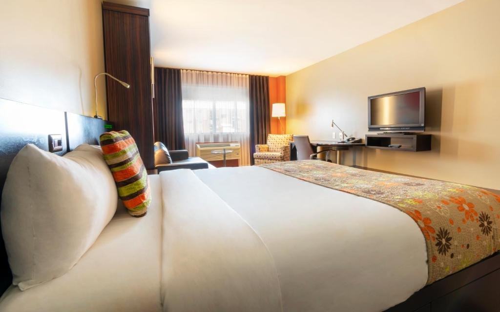 Deluxe Room at Hotel Must Quebec City