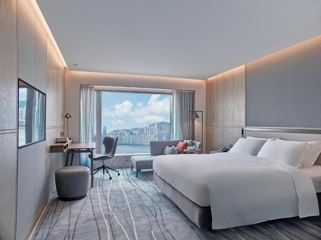 Deluxe Harbour View Room at New World Millennium Hong Kong Hotel