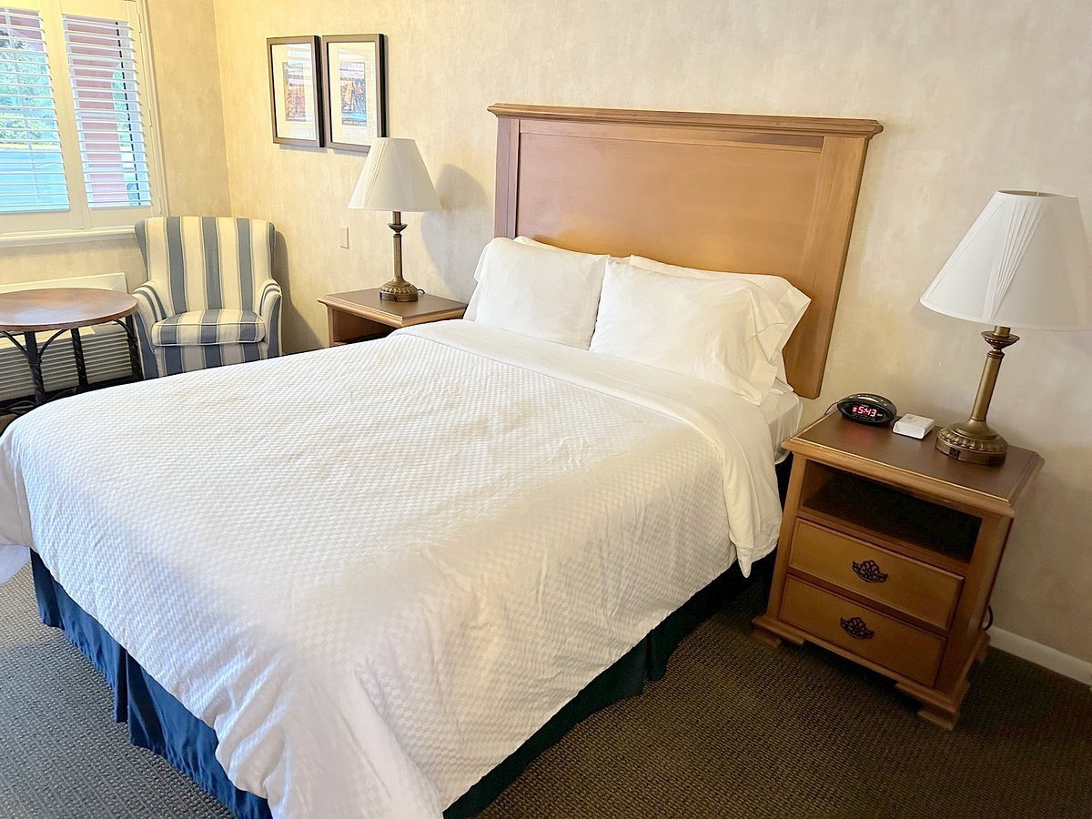 Lighthouse Suite at Pacifica Lighthouse Hotel