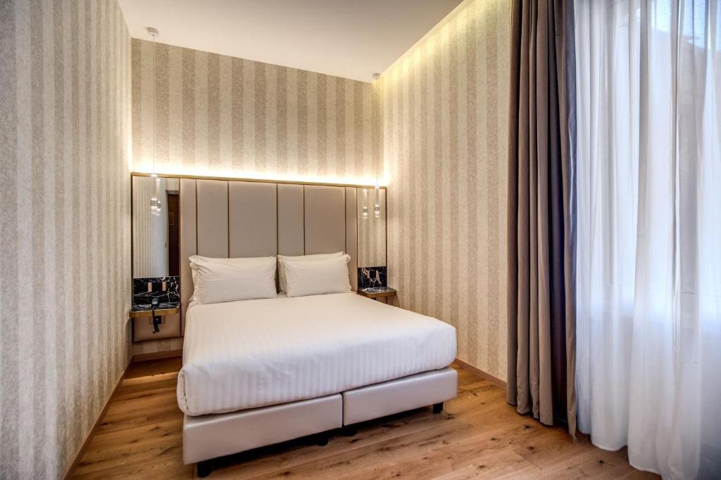 Guest Room at CC Palace Hotel