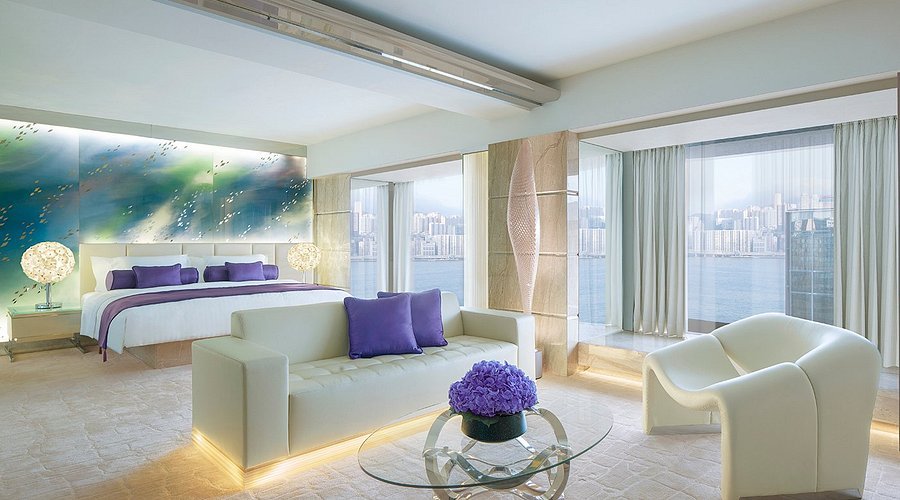 Deluxe Room at Regal Kowloon Hotel