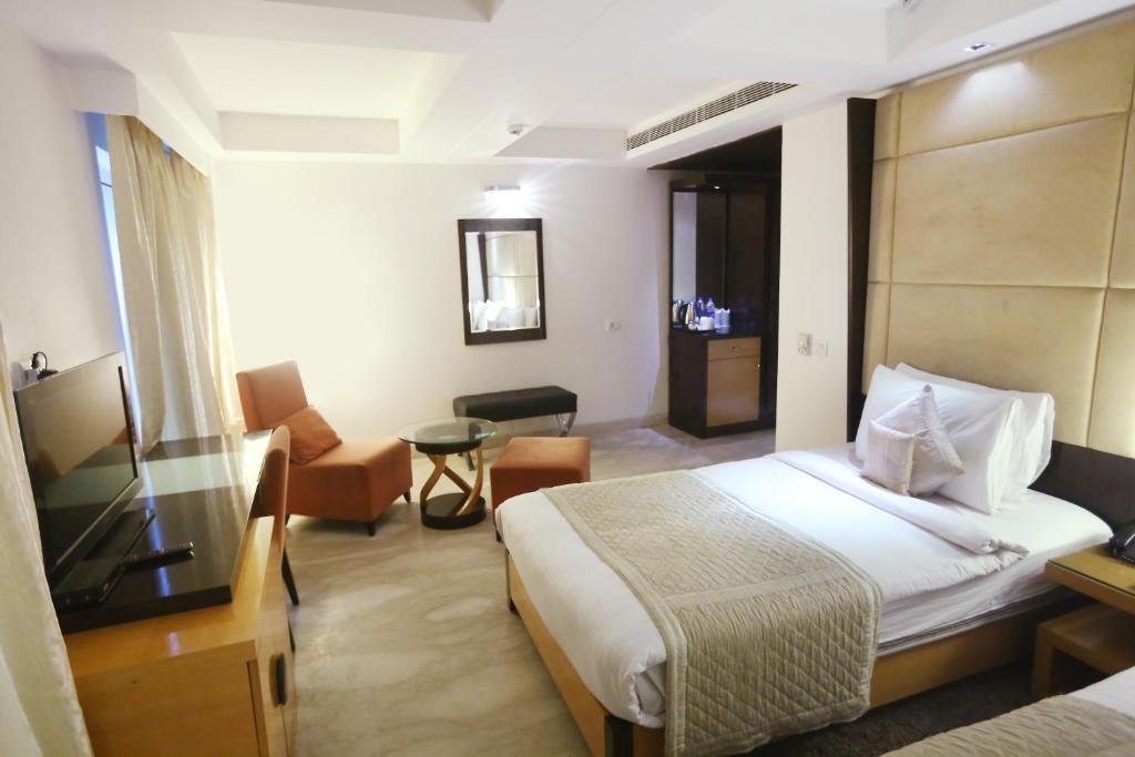 Executive Suite at Rosewood Suites