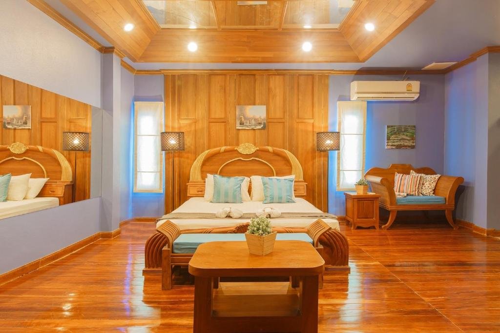 Superior Room at S48 Hotel