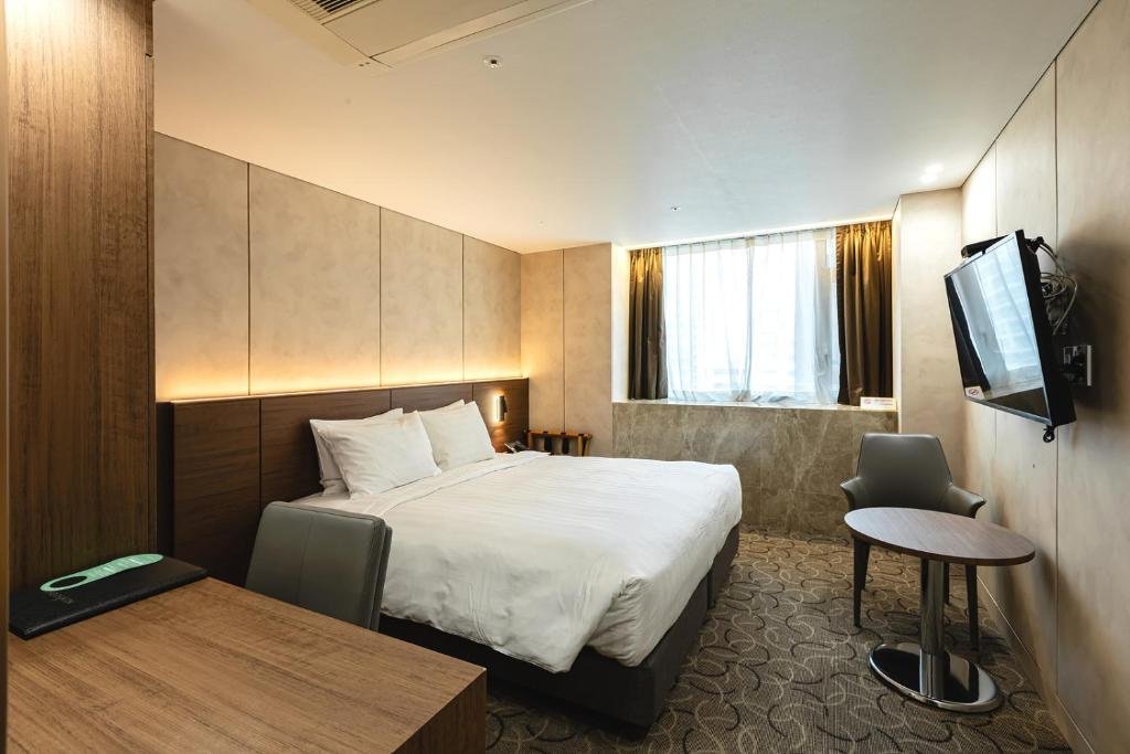 Guest Room at New Seoul Hotel