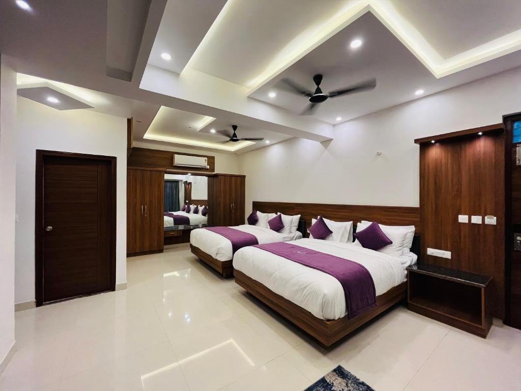 Restaurant at VOVO Premier Hotel