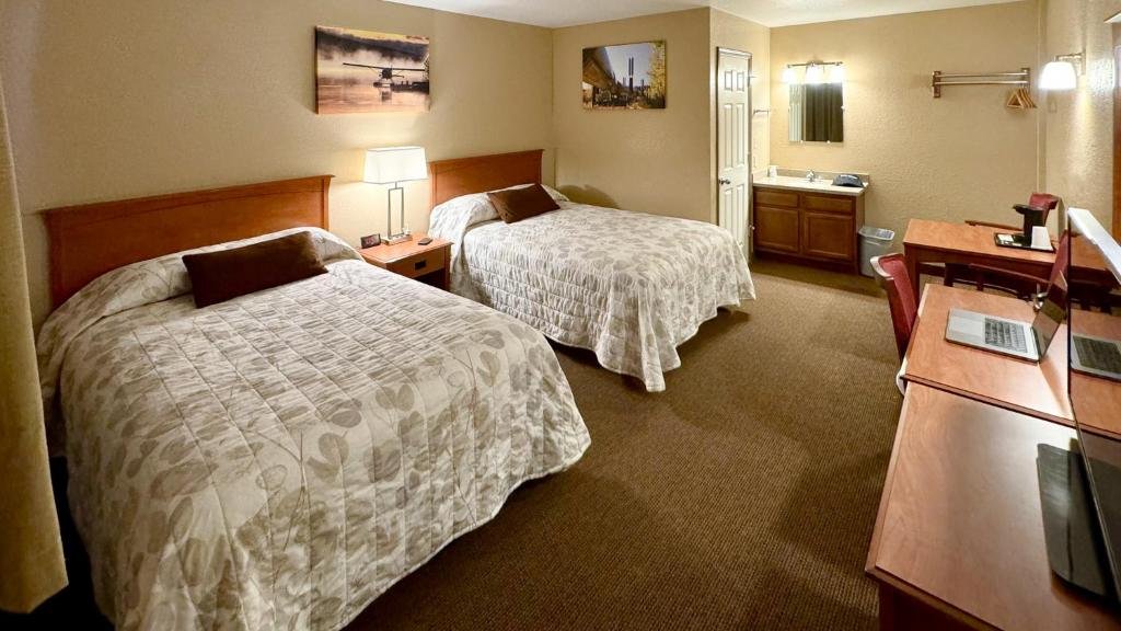 Family Suite at Young's Motel